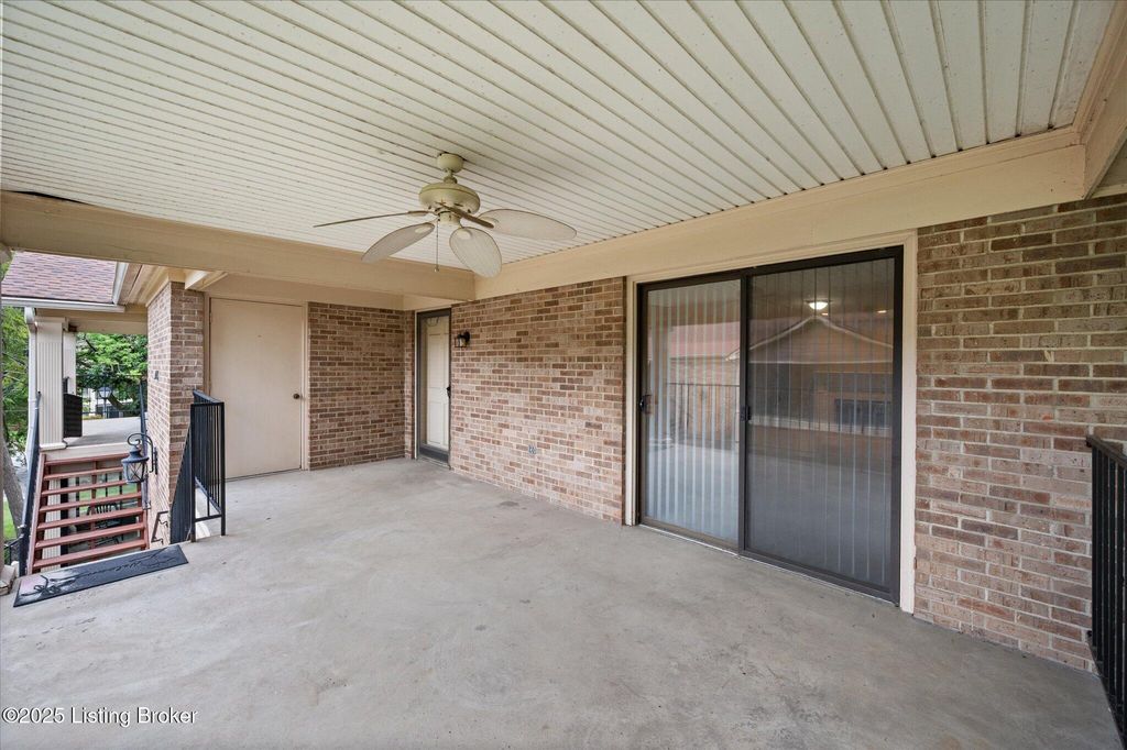 Photo of 10339 Shelbyville Rd, Louisville, KY 40023 (MLS # 1711200)