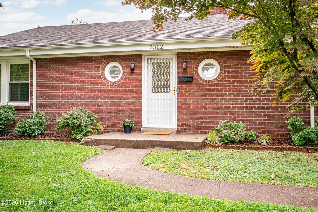 Photo of 3312 Wellingmoor Ave, Louisville, KY 40218 (MLS # 1715921)