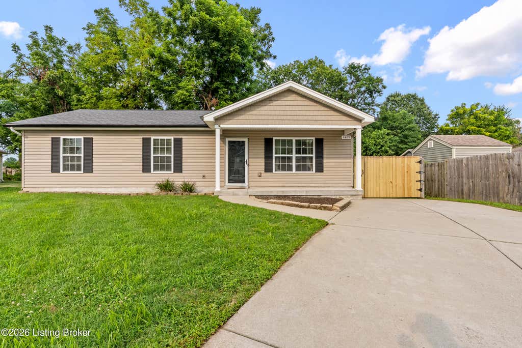 Photo of 4405 Debbie Ct, Louisville, KY 40213 (MLS # 1725067)