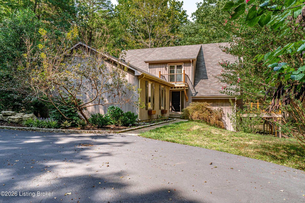 Photo of 1000 Hobbs Ln, Fisherville, KY 40023 (MLS # 1729543)