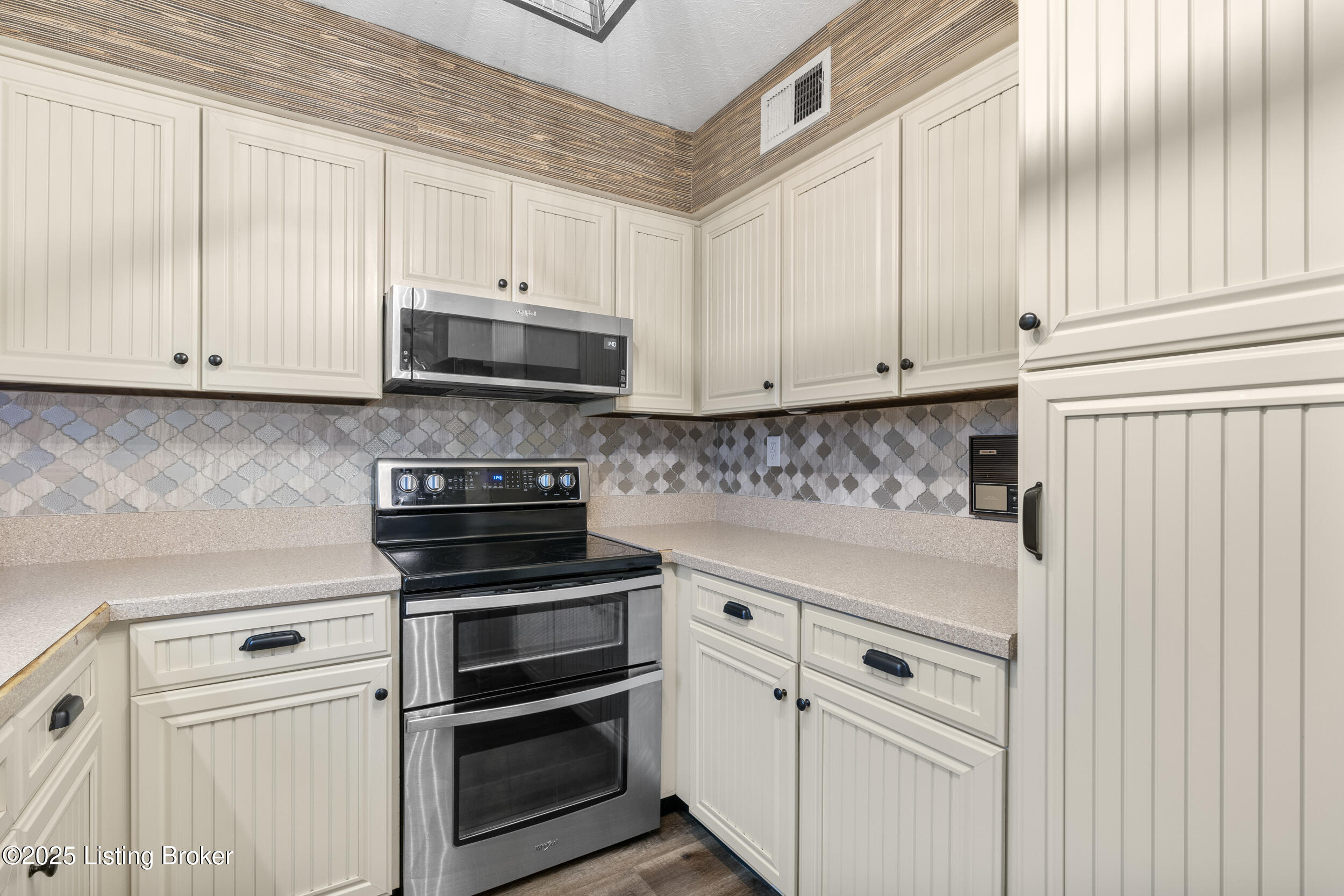 638 Cambridge Station Rd, Louisville, Kentucky image 12