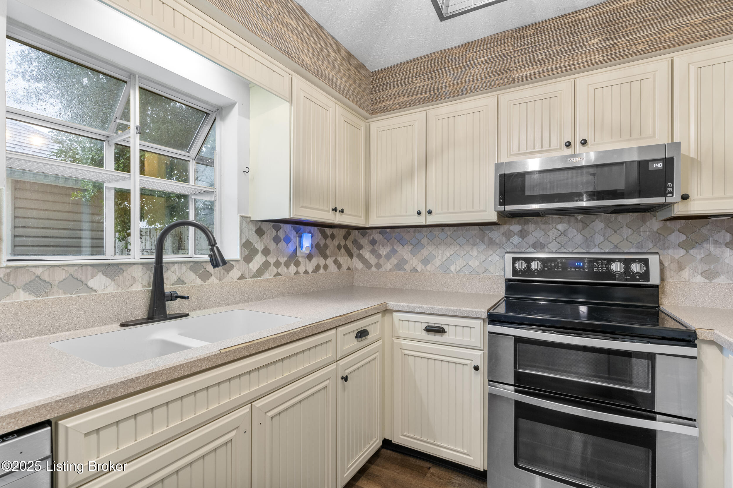 638 Cambridge Station Rd, Louisville, Kentucky image 11