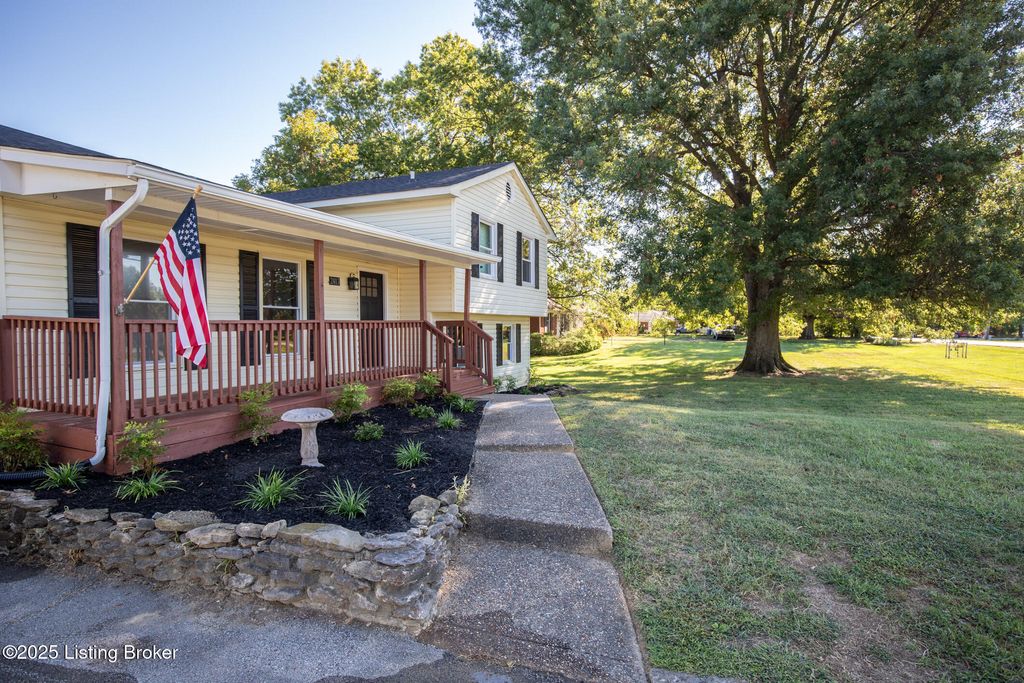 Photo of 2413 W Highway 22, Crestwood, KY 40014 (MLS # 1697667)