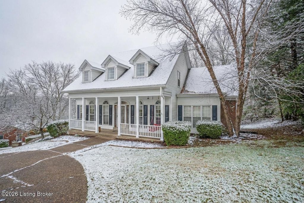 Photo of 7204 Austinwood Rd, Louisville, KY 40214 (MLS # 1709744)