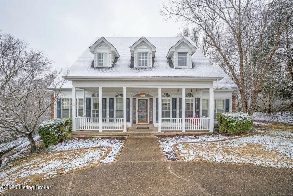 Photo of 7204 Austinwood Rd, Louisville, KY 40214 (MLS # 1709744)
