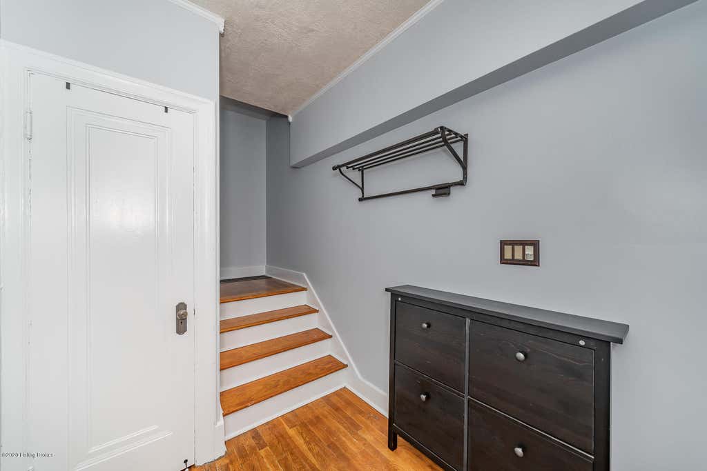 Photo of 2011 Woodbourne Ave #2, Louisville, KY 40205 (MLS # 1725090)