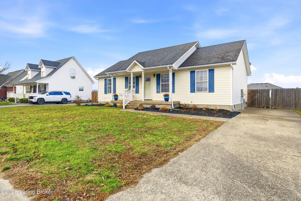 Photo of 291 Lakes Of Dogwood Blvd, Shepherdsville, KY 40165 (MLS # 1707741)