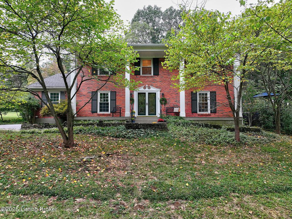 Photo of 6900 Briar Hill Rd, Crestwood, KY 40014 (MLS # 1699131)