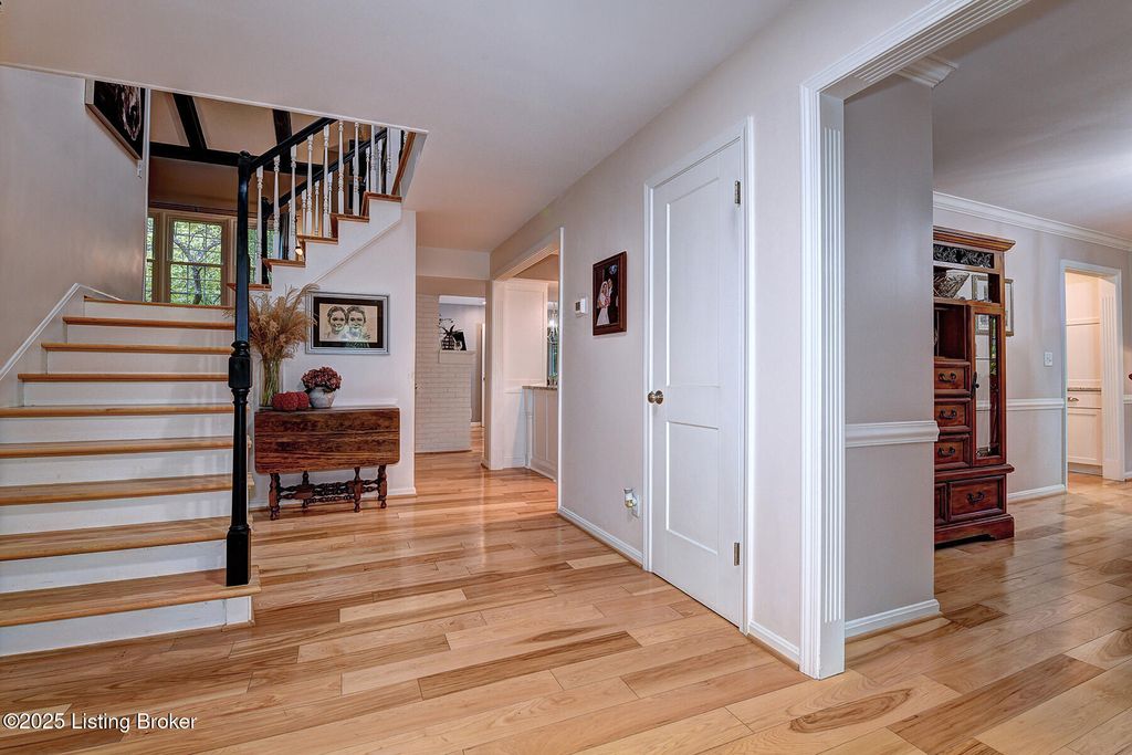 Photo of 6900 Briar Hill Rd, Crestwood, KY 40014 (MLS # 1699131)