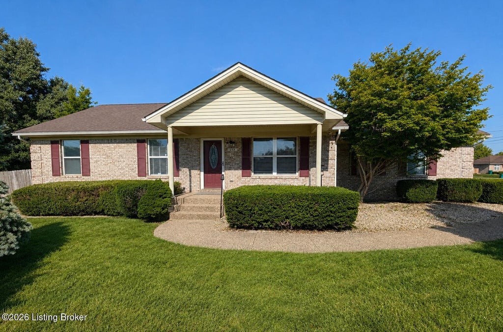 Photo of 113 Shelvis Ct, Louisville, KY 40229 (MLS # 1727986)