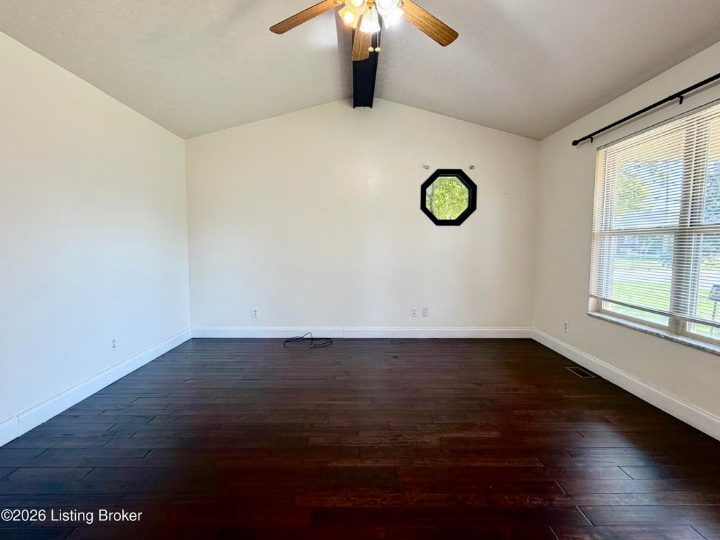 Photo of 113 Shelvis Ct, Louisville, KY 40229 (MLS # 1727986)