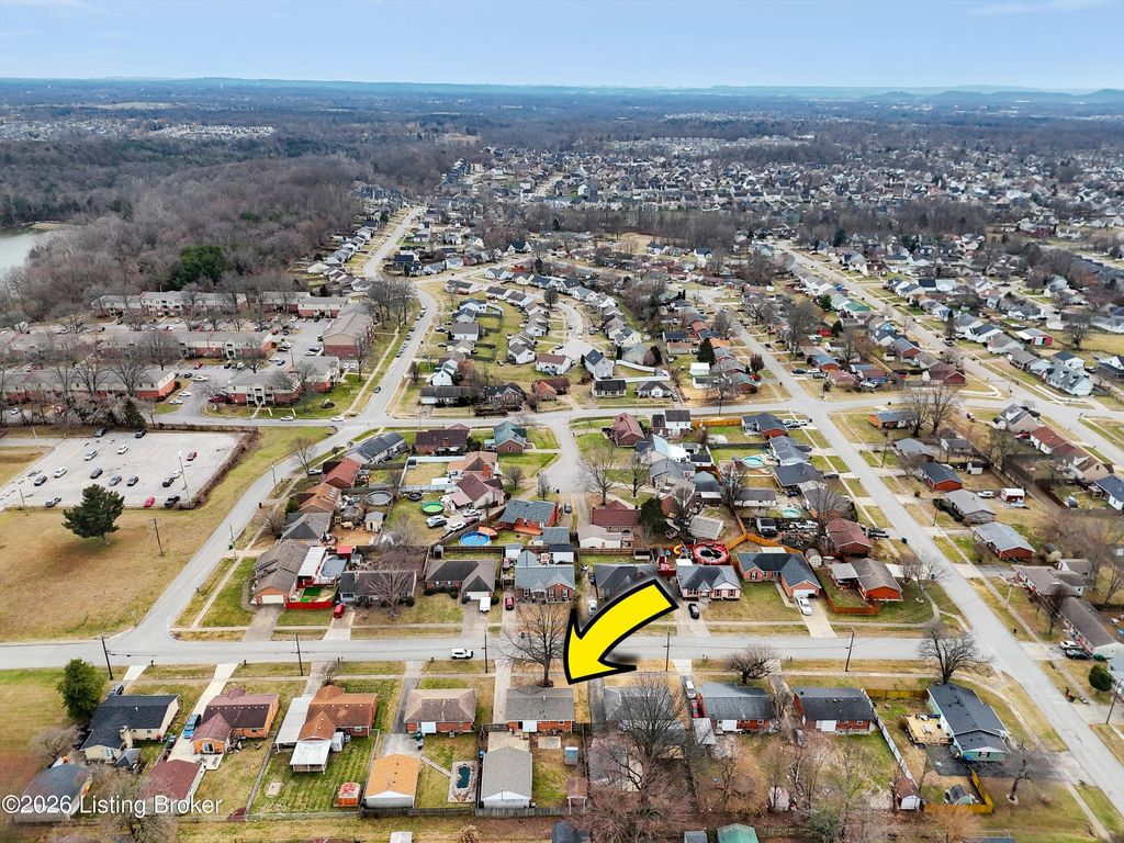 Photo of 6509 Bluegill Blvd, Louisville, KY 40229 (MLS # 1710553)