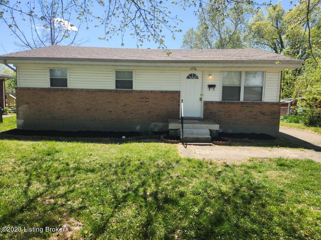 Photo 1 of 10 — 3706 Foreman Ln, Louisville, KY 40219