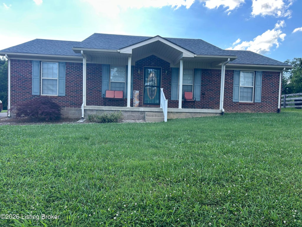 Photo of 113 Cumberland Ct, Bardstown, KY 40004 (MLS # 1723339)