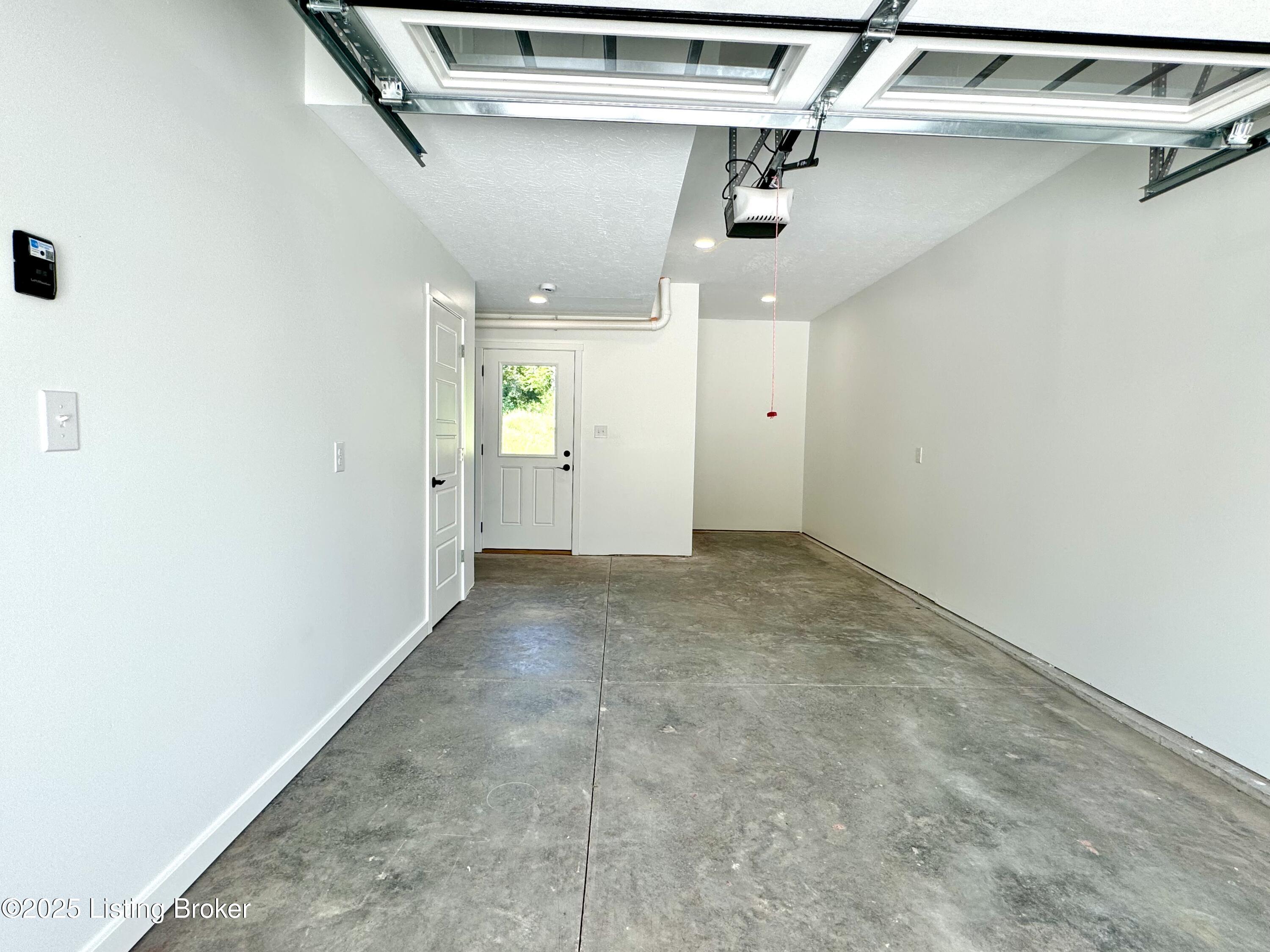 7008 Park Vue Dr, Crestwood, Kentucky image 2