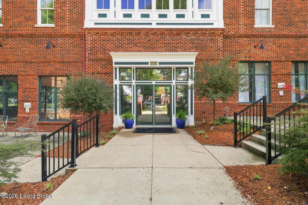 10619 Meeting St 202