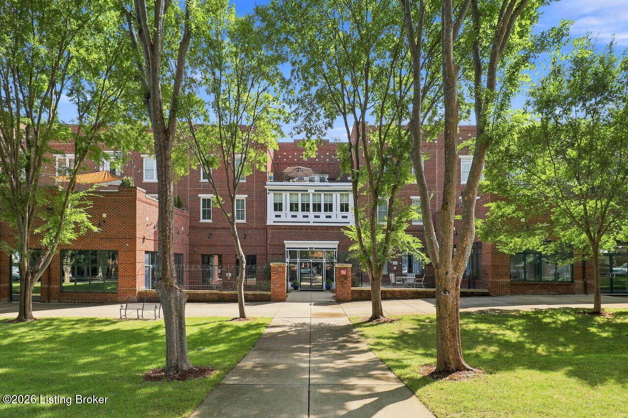 10619 Meeting St 202