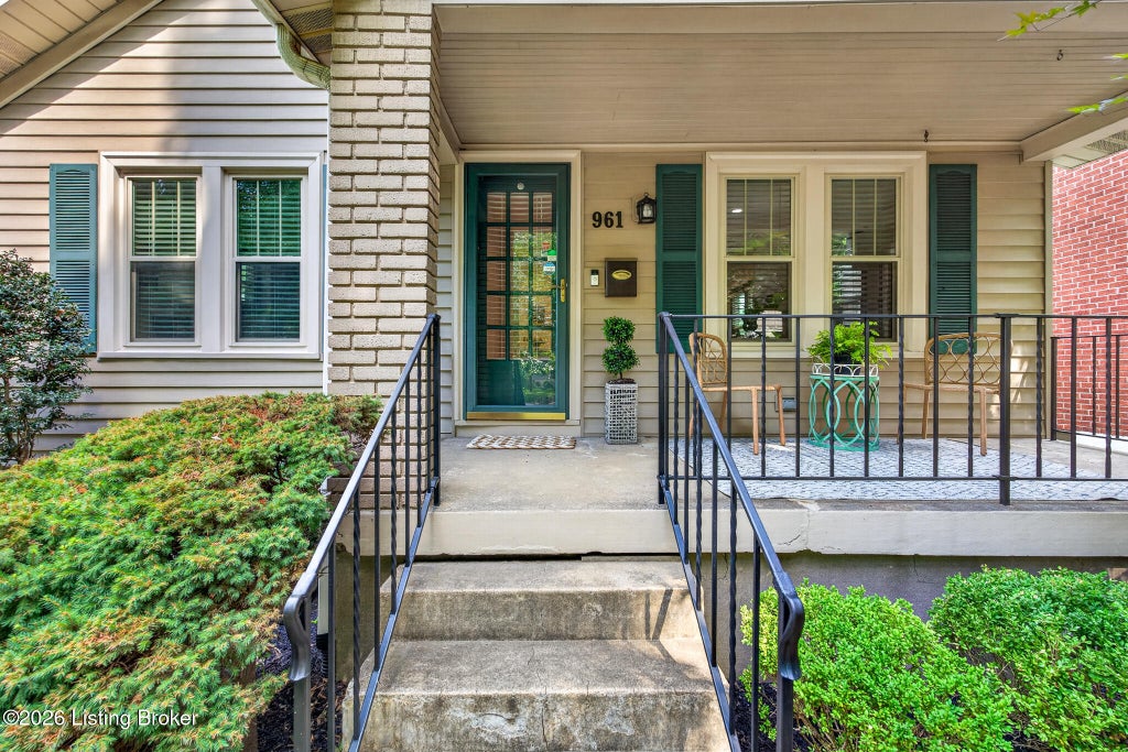 Photo of 961 Eastern Pkwy, Louisville, KY 40217 (MLS # 1723690)