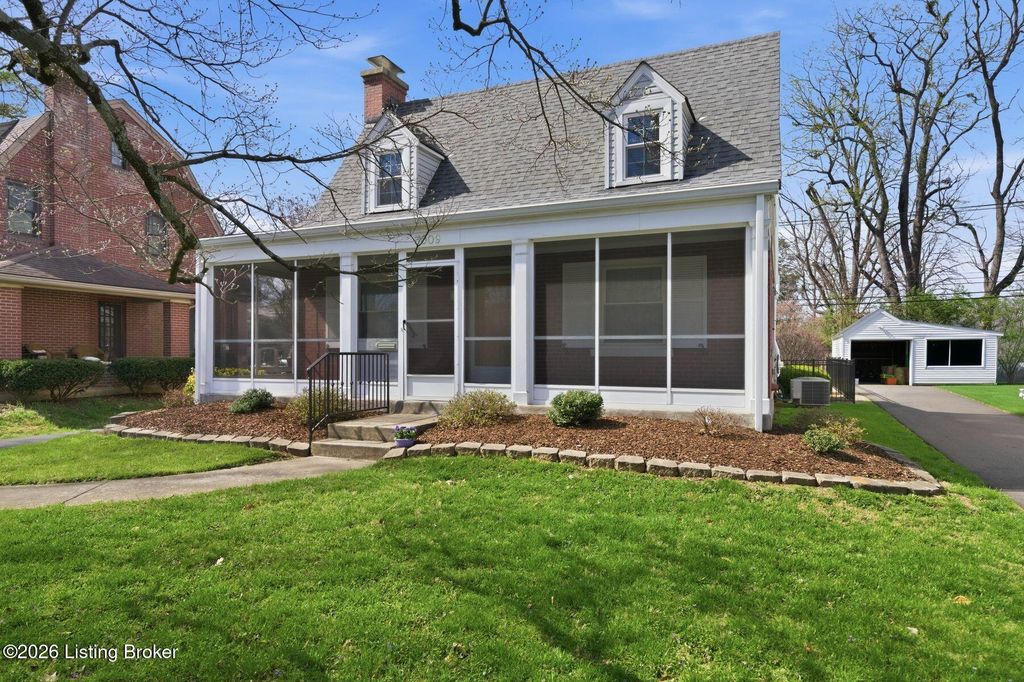 Photo of 3009 Dundee Rd, Louisville, KY 40205 (MLS # 1709231)