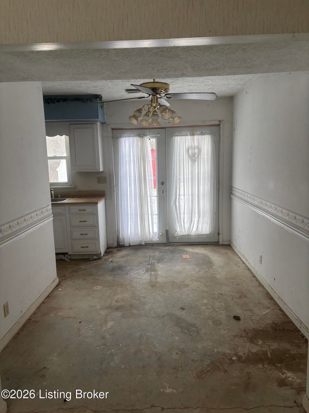 Photo of 8311 Damascus Cir, Louisville, KY 40228 (MLS # 1710929)