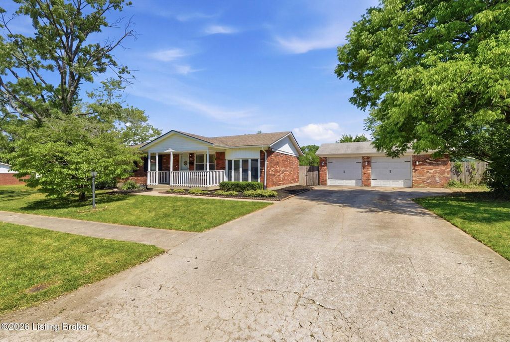 Photo of 4101 Chambers Way, Louisville, KY 40299 (MLS # 1715354)