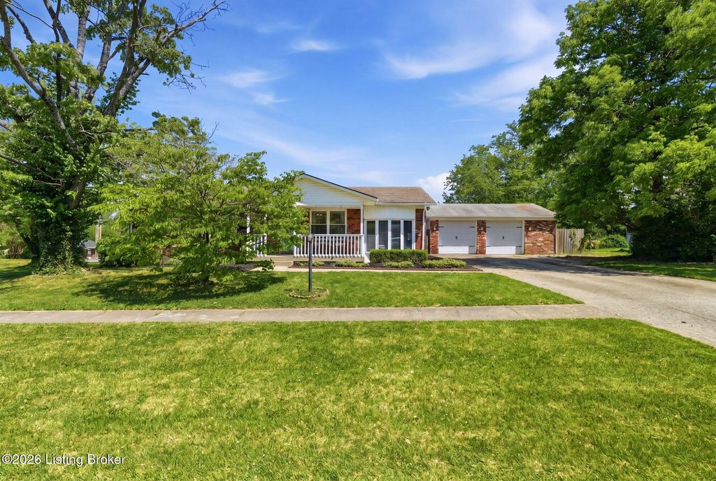 Photo of 4101 Chambers Way, Louisville, KY 40299 (MLS # 1715354)