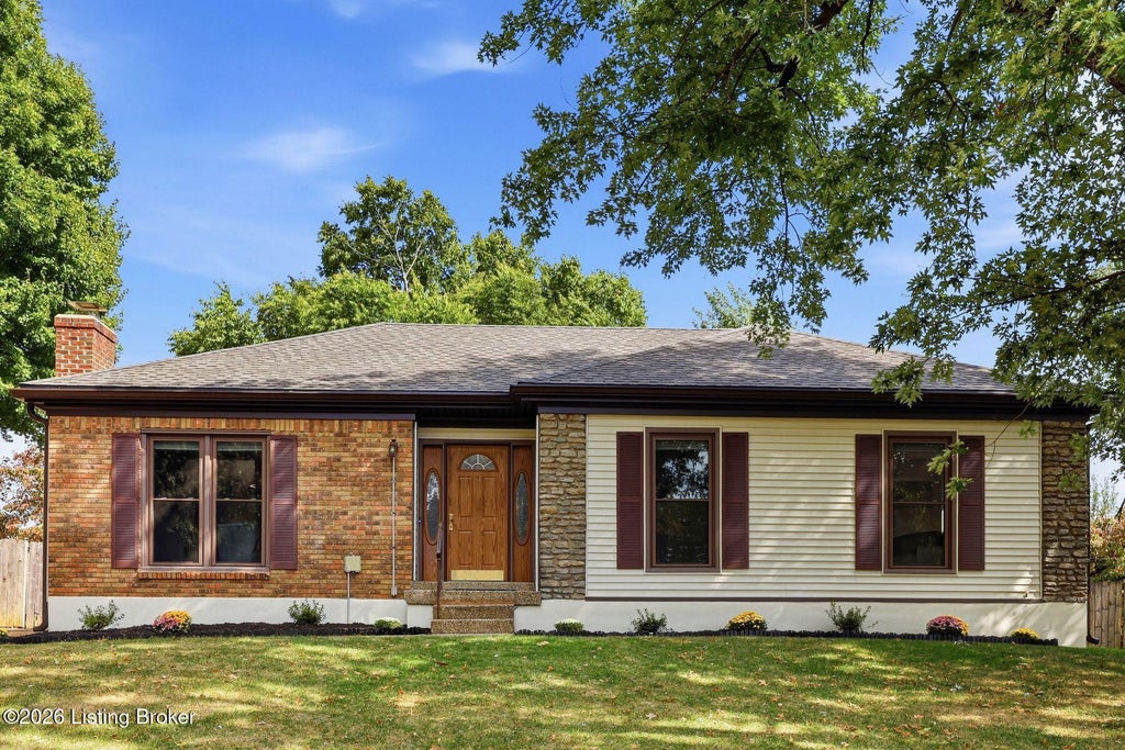 Photo of 4607 Haeringdon Dr, Louisville, KY 40299 (MLS # 1731911)