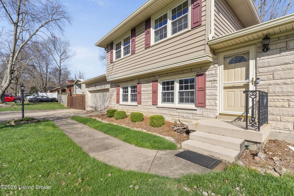 Photo of 3501 Locklee Rd, Louisville, KY 40214 (MLS # 1712003)