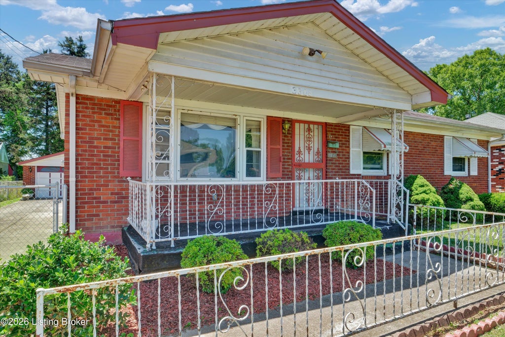Photo of 3308 Bridwell Dr, Louisville, KY 40216 (MLS # 1719355)