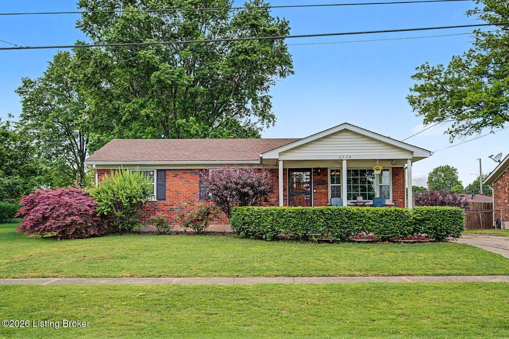 Photo of 6208 Darrell Ct, Louisville, KY 40216 (MLS # 1716175)