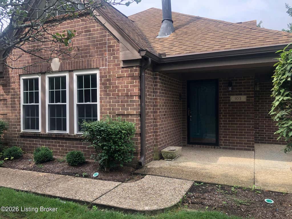 Photo of 103 Eastbridge Ct #103, Louisville, KY 40223 (MLS # 1725065)