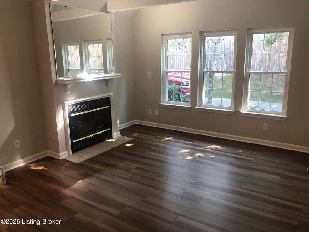 Photo of 103 Eastbridge Ct #103, Louisville, KY 40223 (MLS # 1725065)