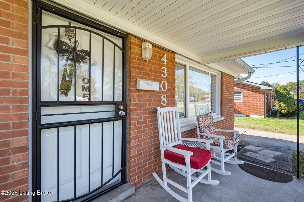 Photo of 4308 Flintlock Dr, Louisville, KY 40216 (MLS # 1732680)