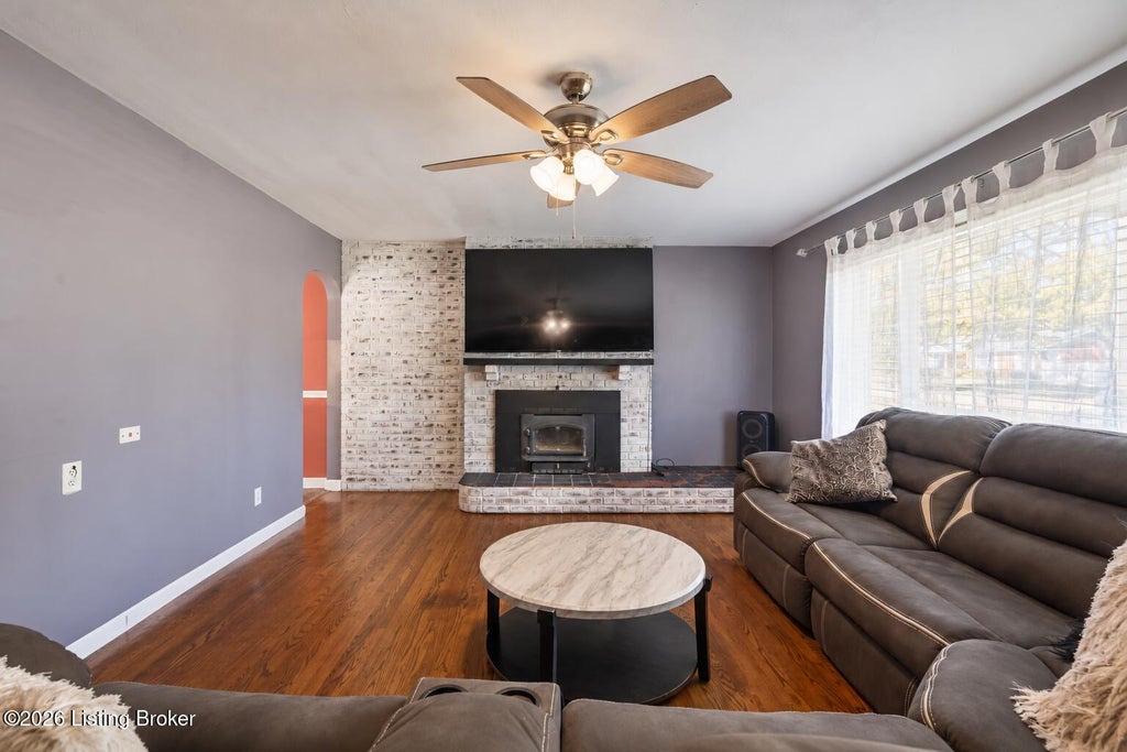 Photo of 4308 Flintlock Dr, Louisville, KY 40216 (MLS # 1732680)