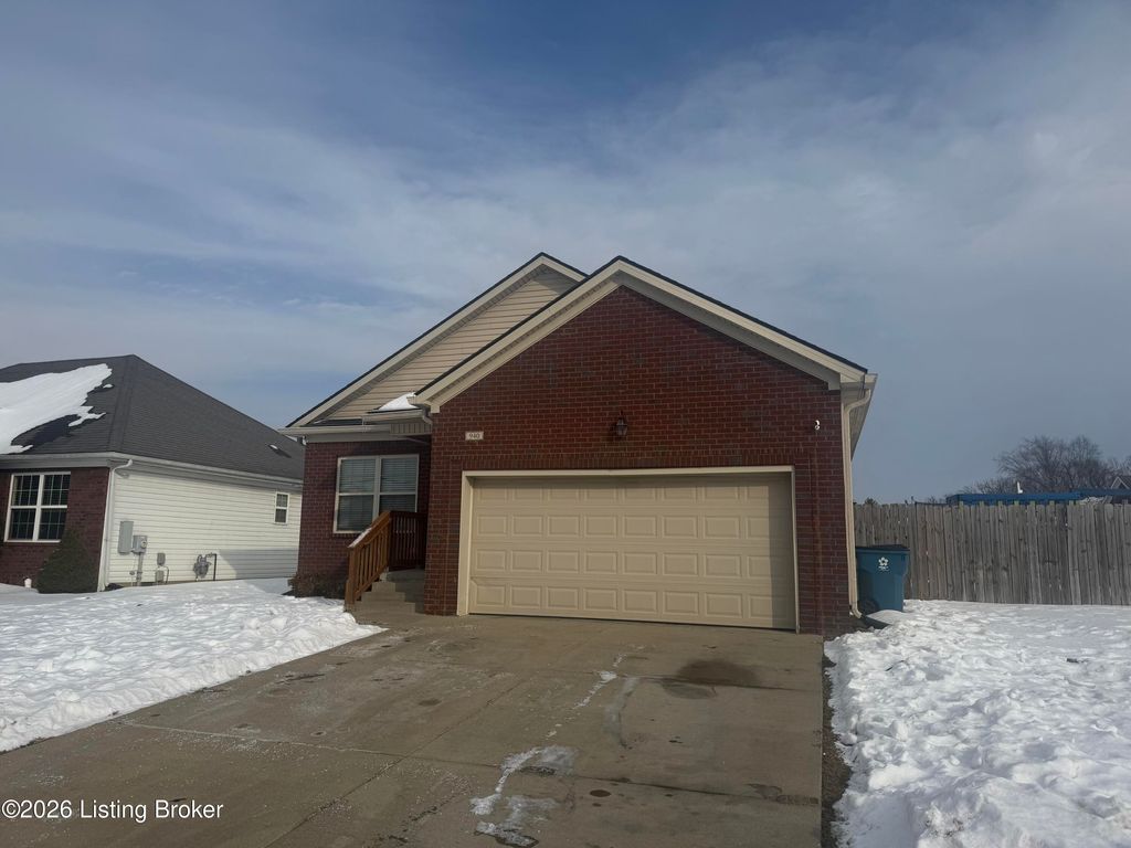 Photo of 940 Thoroughbred Rd, Shelbyville, KY 40065 (MLS # 1708460)