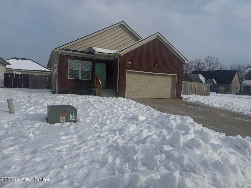 Photo of 940 Thoroughbred Rd, Shelbyville, KY 40065 (MLS # 1708460)