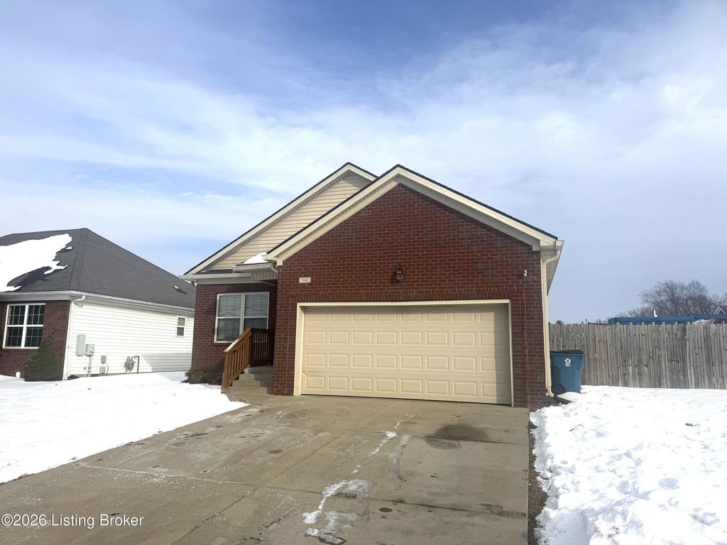 Photo of 940 Thoroughbred Rd, Shelbyville, KY 40065 (MLS # 1708460)