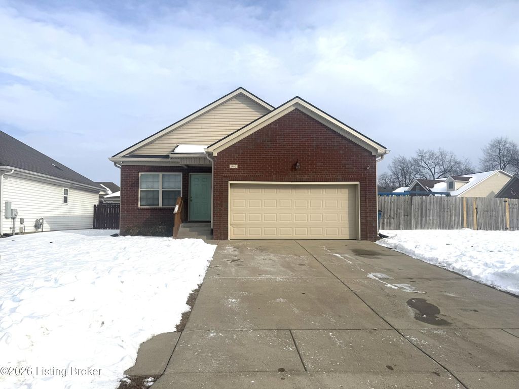 Photo of 940 Thoroughbred Rd, Shelbyville, KY 40065 (MLS # 1708460)