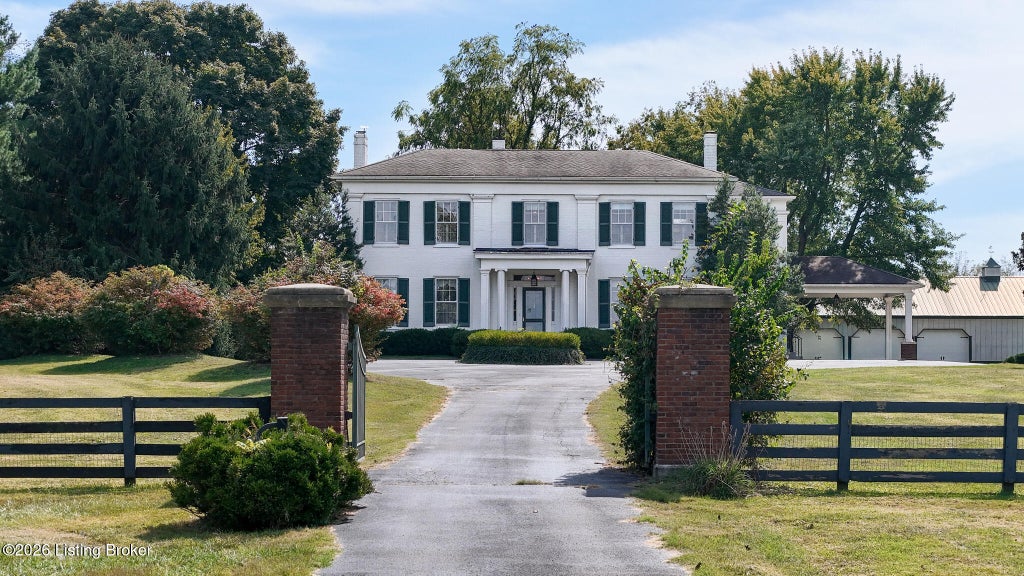 Photo of 1615 Harrington Mill Rd, Shelbyville, KY 40065 (MLS # 1731382)