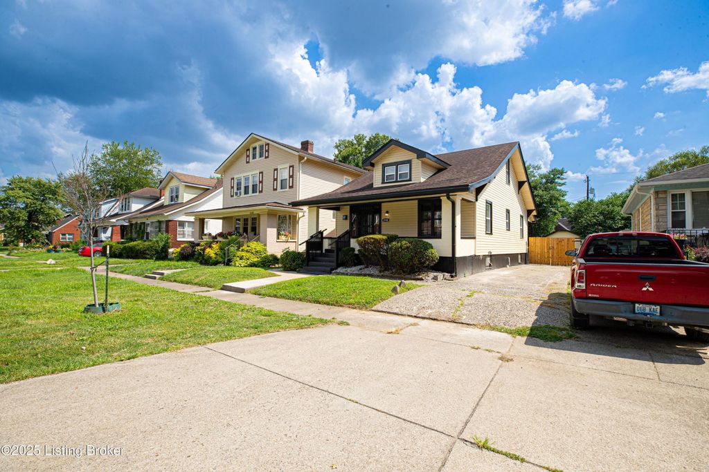 Photo of 2108 Oregon Ave, Louisville, KY 40210 (MLS # 1721524)