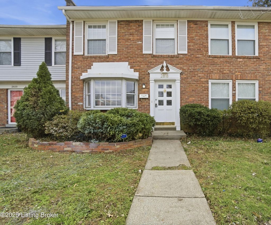 Photo of 2818 Coleen Ct, Louisville, KY 40206 (MLS # 1705608)