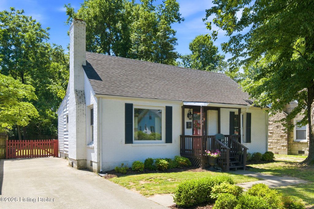 Photo of 2144 Glenworth Ave, Louisville, KY 40218 (MLS # 1719869)