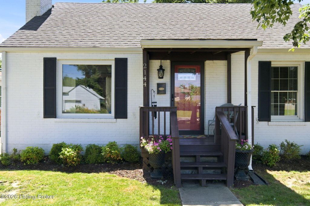 Photo of 2144 Glenworth Ave, Louisville, KY 40218 (MLS # 1719869)
