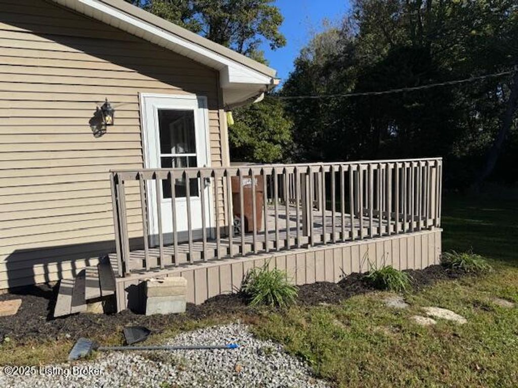 Photo of 144 Greenbriar Rd, Milton, KY 40045 (MLS # 1700606)