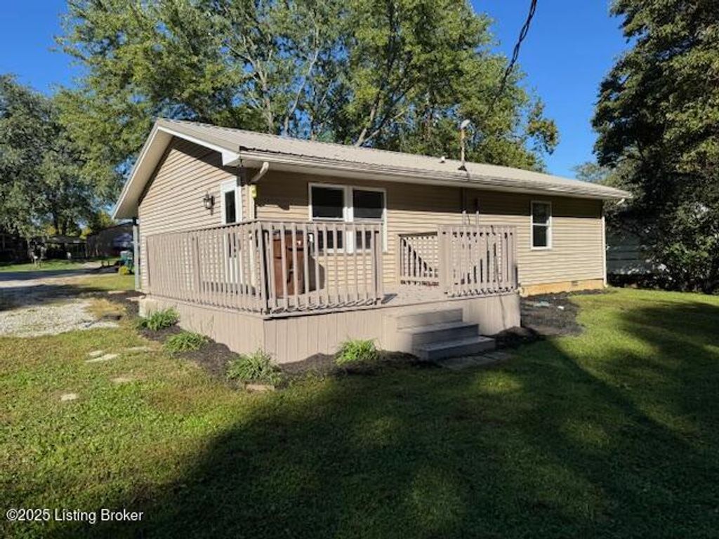 Photo of 144 Greenbriar Rd, Milton, KY 40045 (MLS # 1700606)