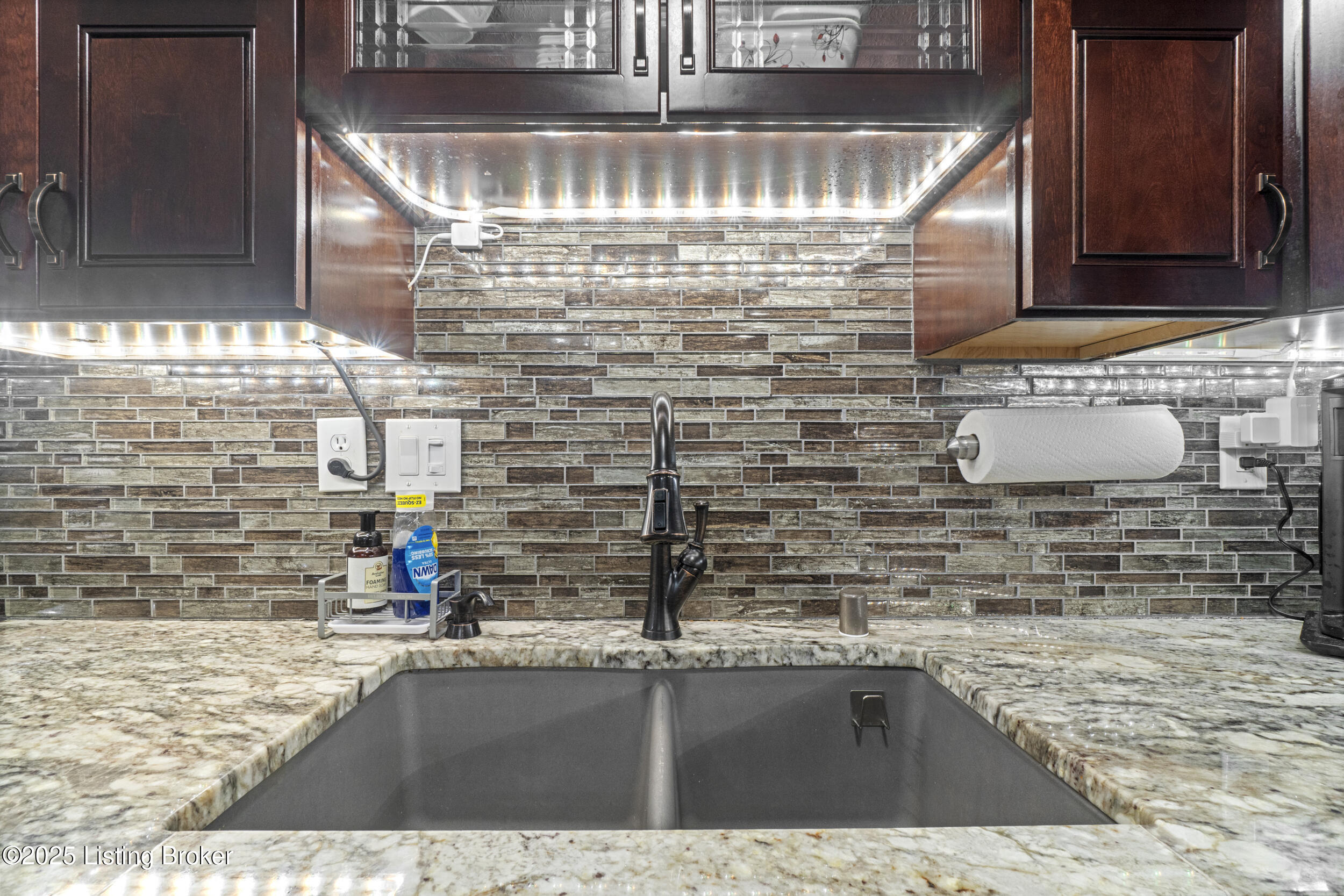 6107 Schreiner Ct, Louisville, Kentucky image 9