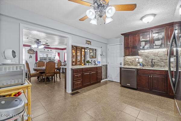 6107 Schreiner Ct, Louisville, Kentucky image 7