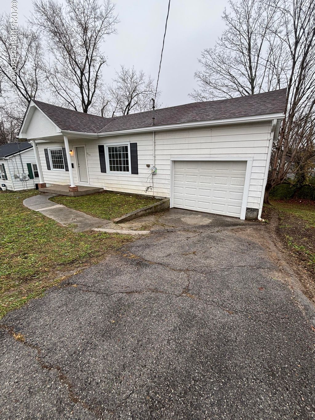 Photo of 517 E Hodgenville Ave, Greensburg, KY 42743 (MLS # 1703802)