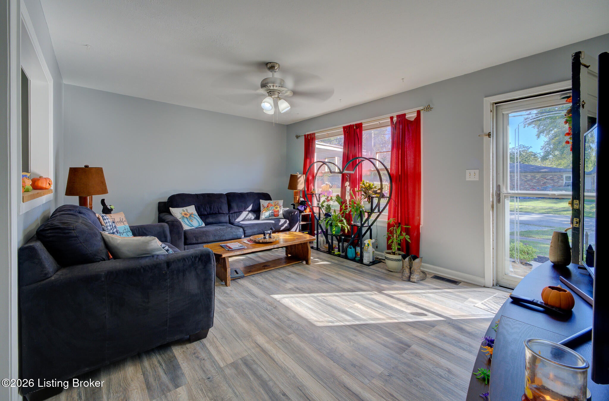 5411 Alicante Ln