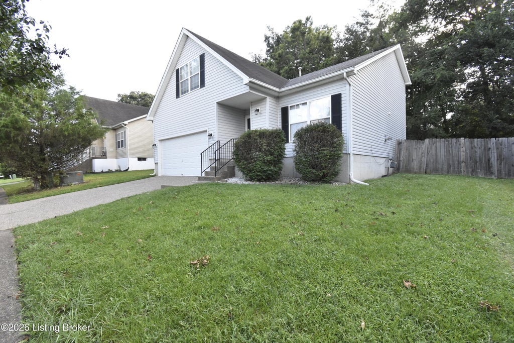 Photo of 4304 Willowview Blvd, Louisville, KY 40299 (MLS # 1727135)